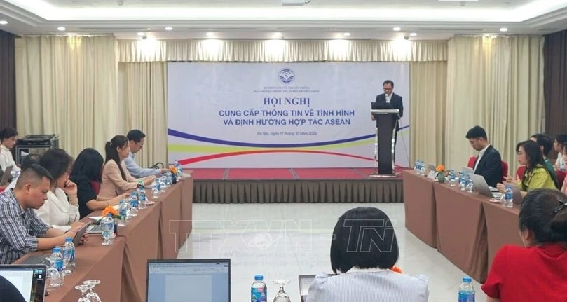 At the training course held in Hanoi on October 17