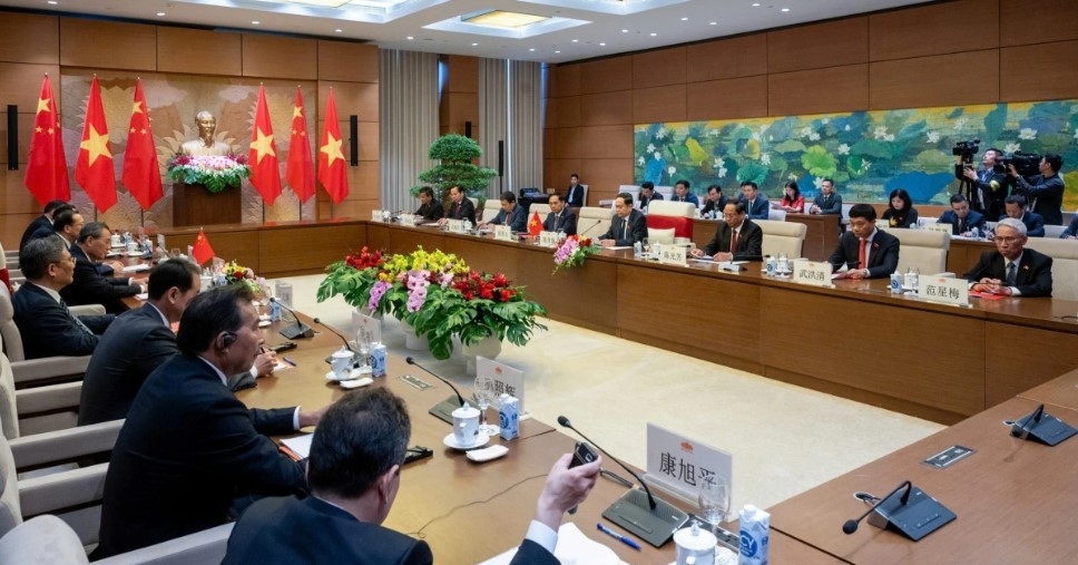 At the meeting between the top Vietnamese legislator and the Chinese Premier in Hanoi