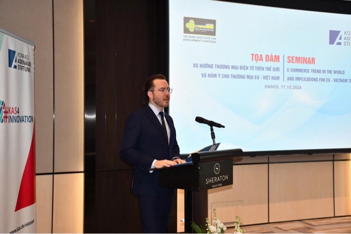 Florian Feyerabend, Resident Representative of Konrad-Adenauer-Stiftung Vietnam speaks at the event