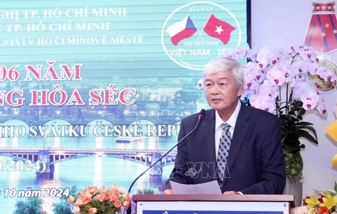 Nguyen Muoi, Chairman of the Vietnam-Czech Friendship Association (VCFO) in Ho Chi Minh City, speaks at the ceremony.