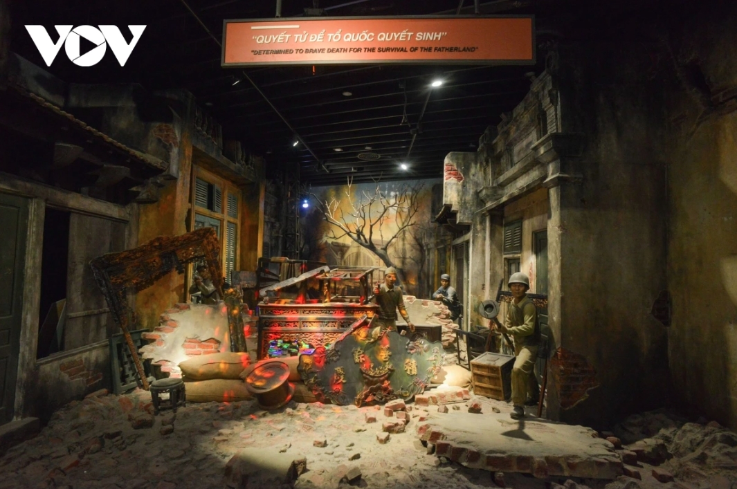 A model features the 60-day and night battle to defend the capital following President Ho Chi Minh’s appeal for a national resistance war.