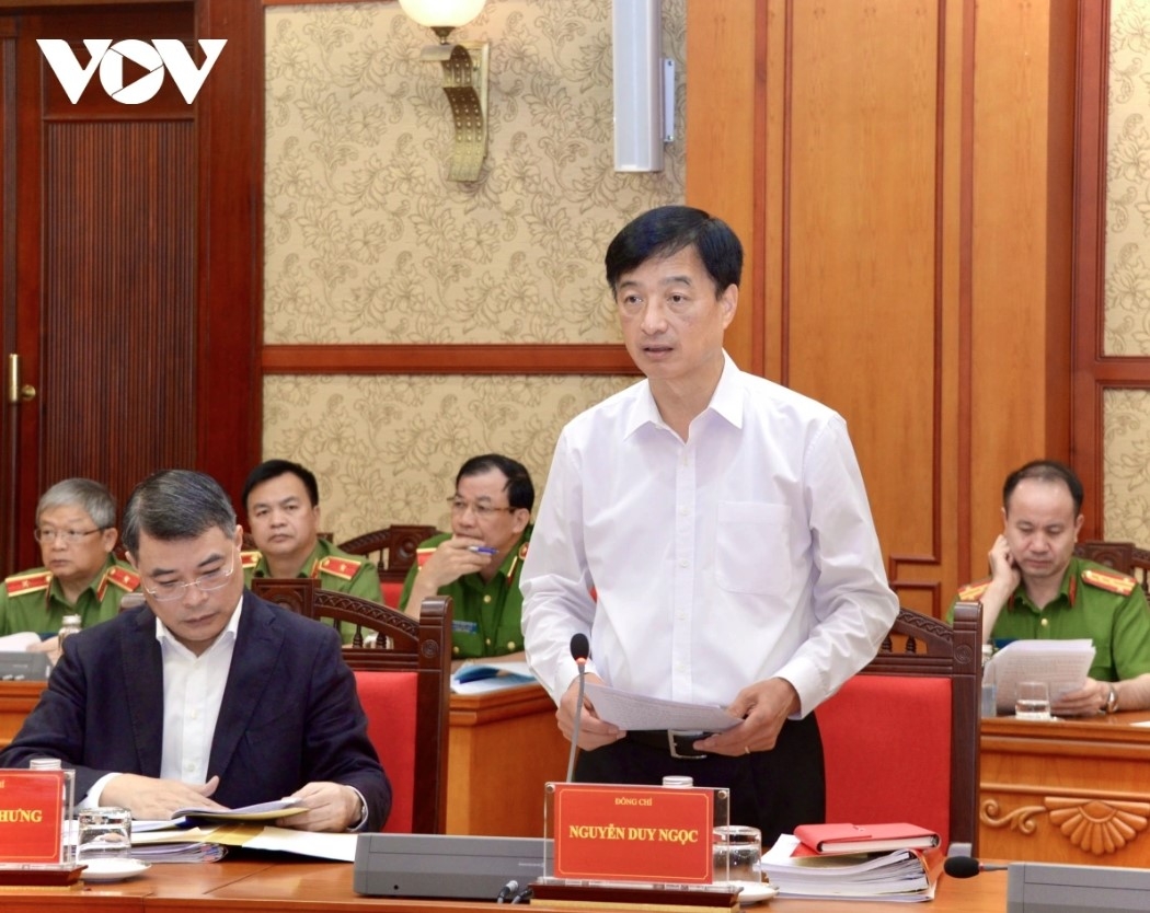 Chief of the Party Central Committee Office Nguyen Duy Ngoc speaks at the event.