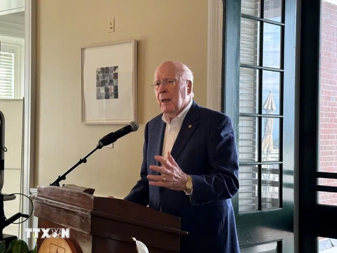 Senator Senator Patrick Leahy highlights both sides' efforts in healing war wounds and building a new partnership framework at the forum (Photo: VNA)