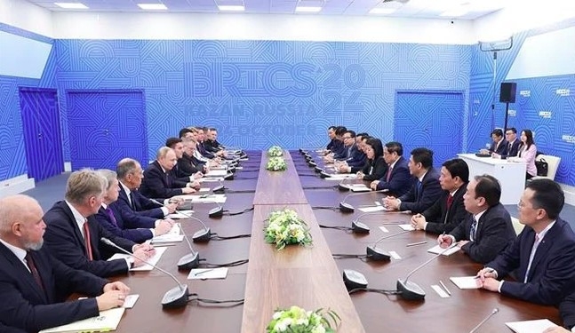 At the talks between Prime Minister Pham Minh Chinh and Russian President Vladimir Putin on the sidelines of the expanded BRICS Summit in Kazan. (Photo: VNA)