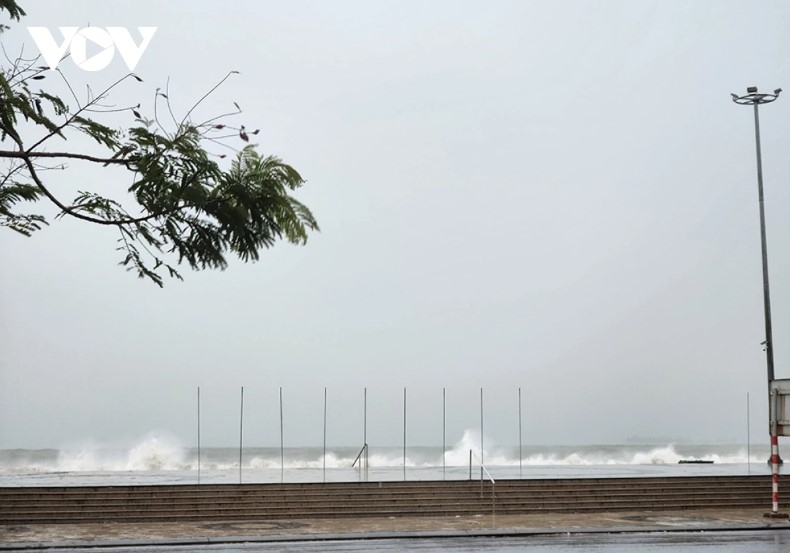 Central provinces are forecast to suffer from widespread downpours from October 27 to October 28 due to tropical storm Trami’s impact.