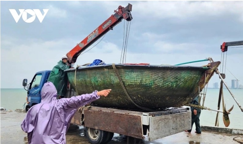 Local authorities in Da Nang continue to take safety measures for vessels and maritime activities, whilst also keeping boats in the harbour and advising those still at sea to find safe shelter.