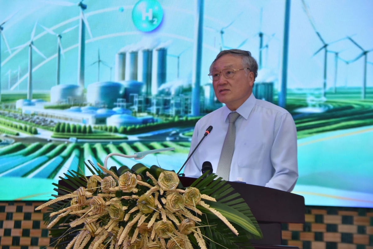 Phó thủ tướng thường trực Chính phủ Nguyễn Hòa Bình phát biểu tại lễ khởi công dự án cầu Ba Lai 8, tỉnh Bến Tre 