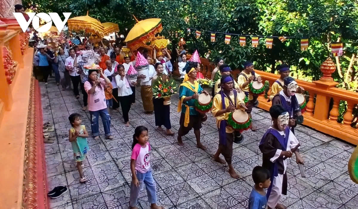 The Buddhist followers walk barefoot to show their reverence and respect.