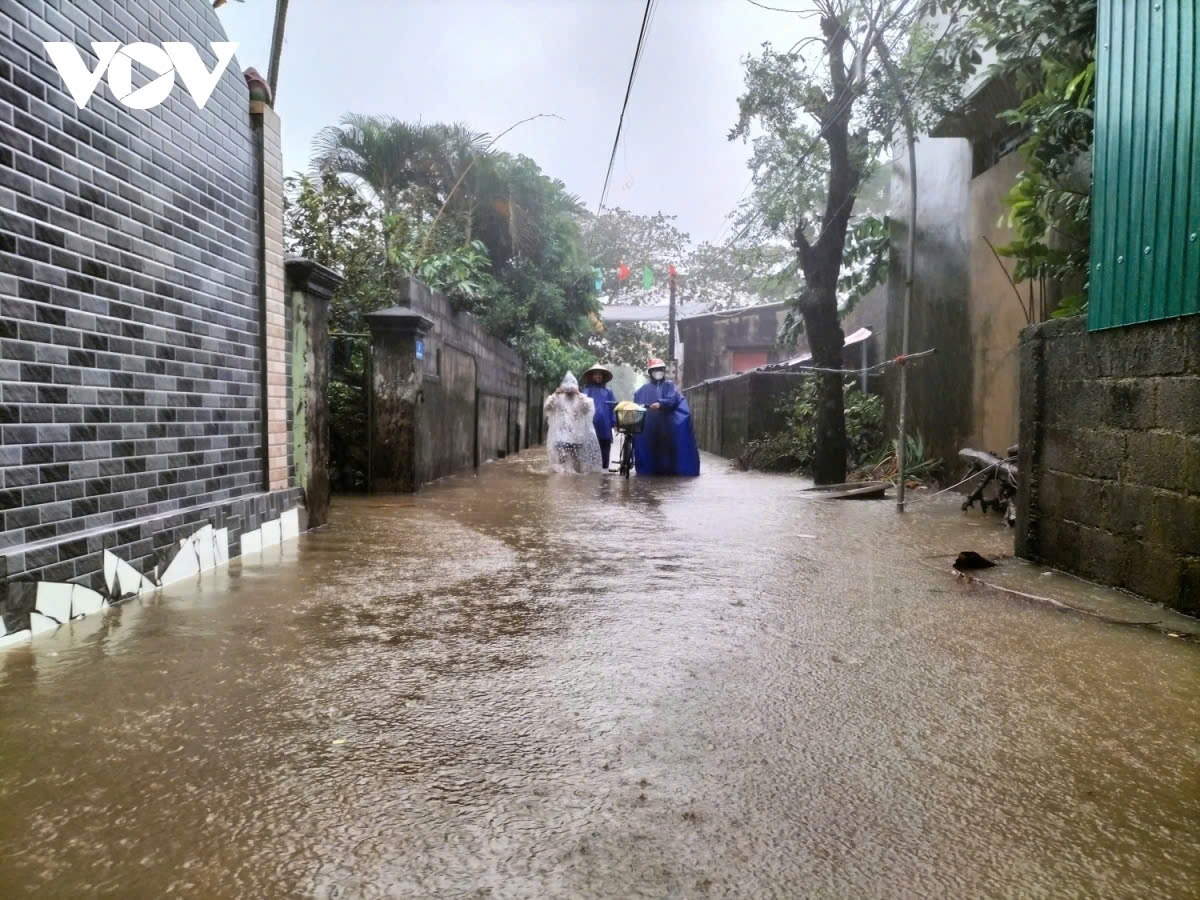 Central localities will brace themselves for a spell of heavy rain that may cause widespread flooding in the coming days.