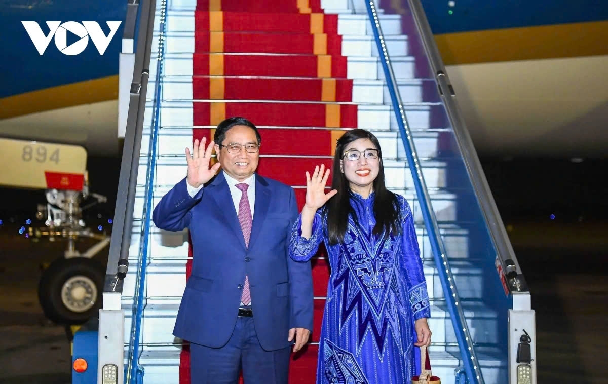 Prime Minister Pham Minh Chinh and his spouse depart for Rio de Janeiro, Brazil, to attend the G20 Summit at the invitation of Brazilian President Luiz Inácio Lula da Silva and his spouse
