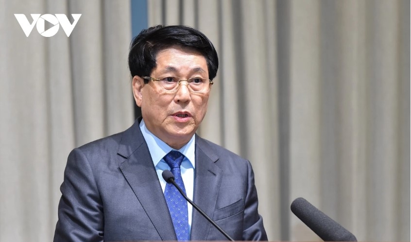 Vietnamese State President Luong Cuong delivers a policy speech at the University of Chile.