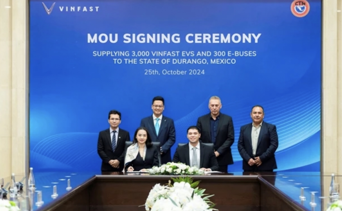 At the MoU signing ceremony (Photo: VinFast)