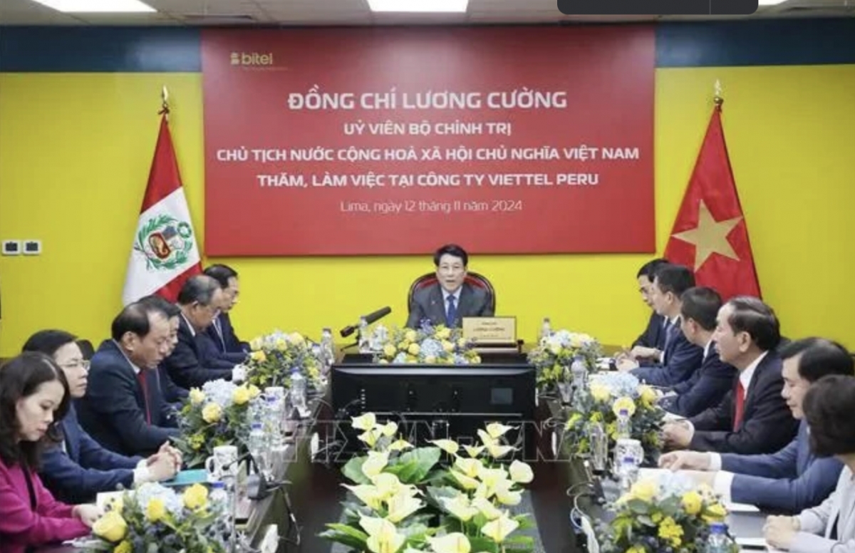 State President Luong Cuong has a working session with Viettel Peru S.A.C (Bitel) on November 12. (Photo: VNA)