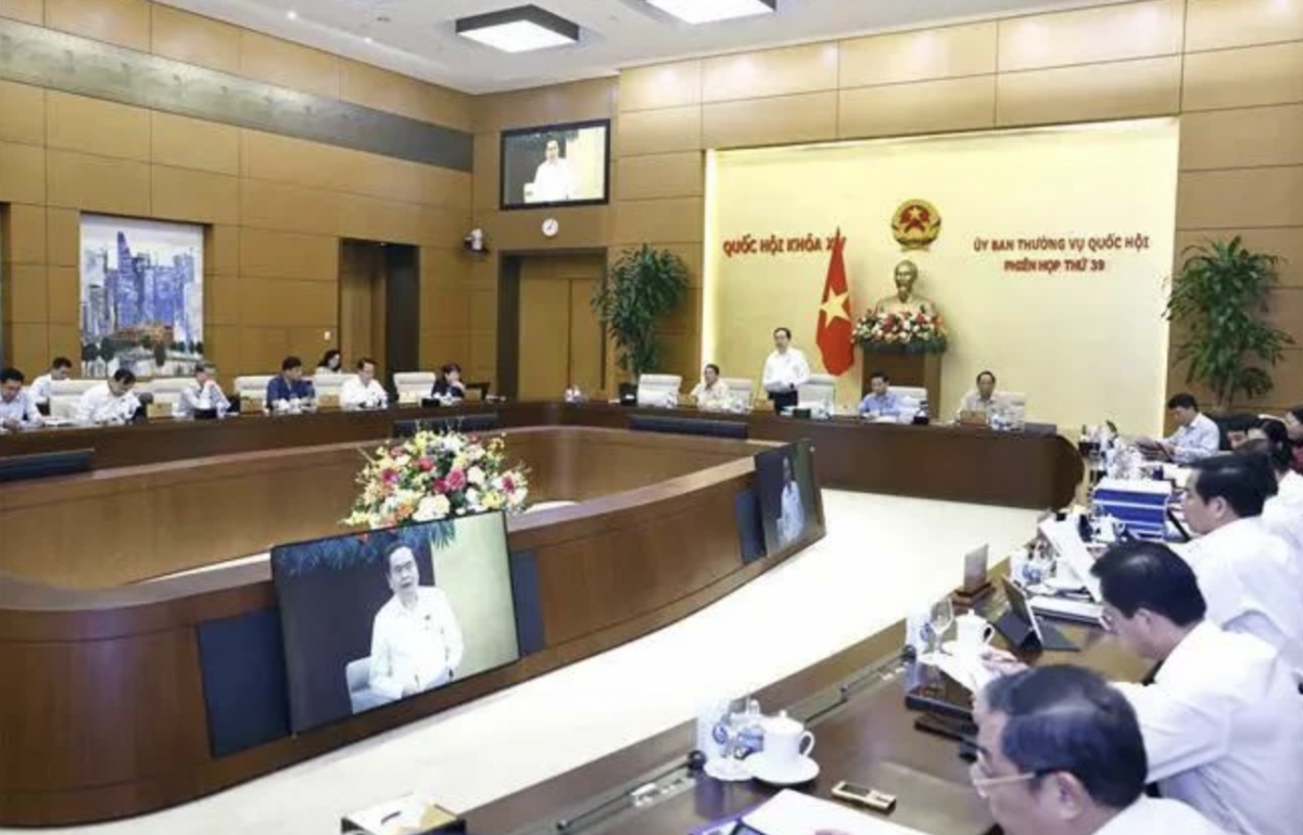 National Assembly Chairman Tran Thanh Man speaks at the NA Standing Committee's 39th meeting in Hanoi on November 14. (Photo: VNA)