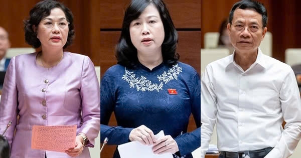 Governor of the State Bank of Vietnam Nguyen Thi Hong (first from left) is the first Cabinet member to answer deputies' questions about issues of voter concern