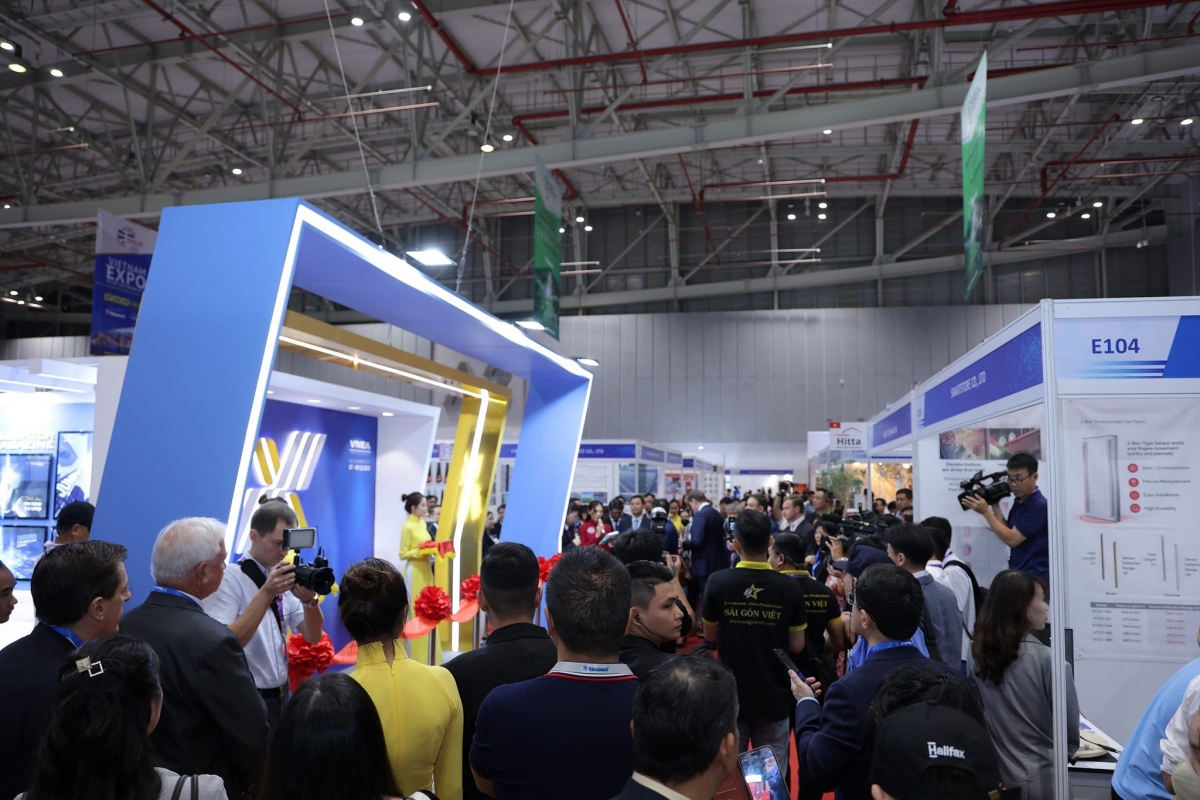 Visitors to the Vietnam Elevator Expo 2023. (Photo: VNEA)