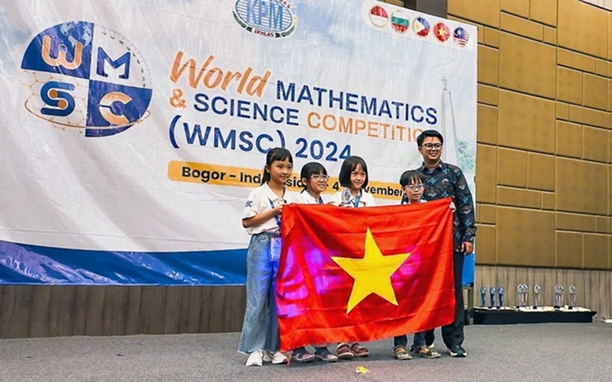 Vietnamese students have won First Prize in the team category for Science, Middle Primary; Second Prize in the team category for Puzzle Contest, Middle Primary; and First Prize in the team category for Best Overall, Middle Primary. (Photo: congdankhuyenhoc.vn)