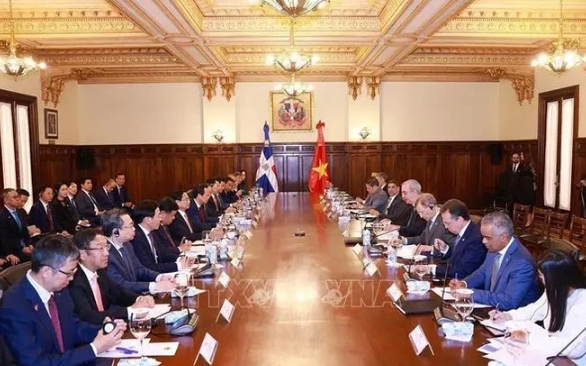 At the talks between Prime Minister Pham Minh Chinh and the Dominican Republic's President Luis Abinader Corona.