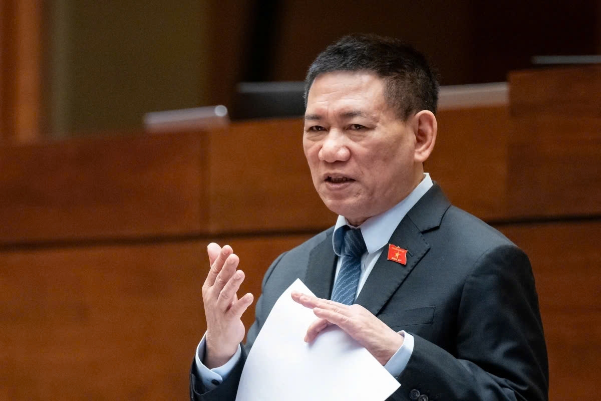 Deputy Prime Minister and Minister of Finance Ho Duc Phoc speaks at the ongoing session of the National Assembly in Hanoi on November 5