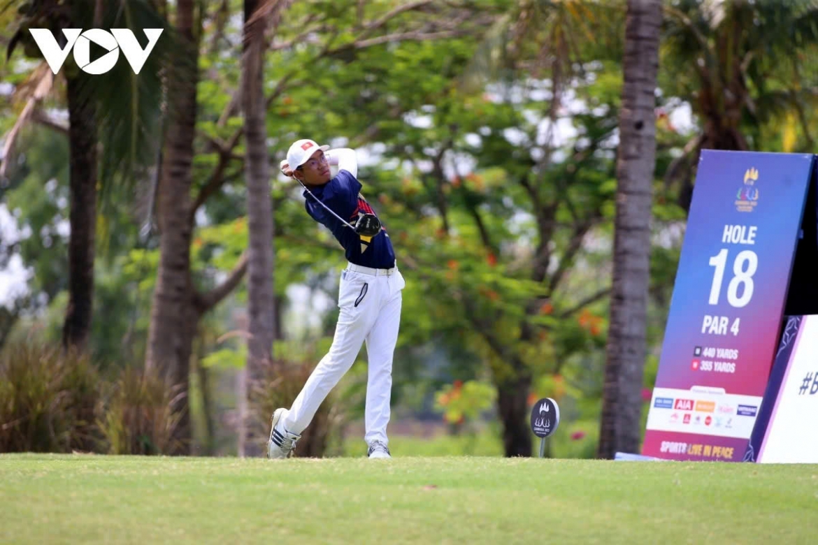 Vietnam is regarded as an ideal golf destination in Asia due to its stunning natural landscapes, tropical climate favourable for golf course development, and golf tourism.