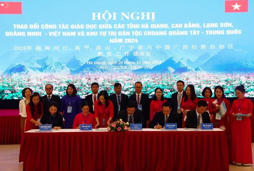 The MoUs on fostering education cooperation between Vietnamese and Chinese border localities were signed at the conference.