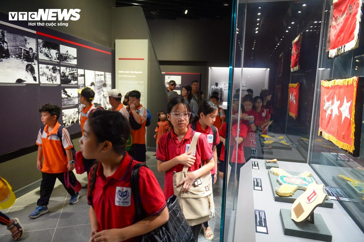 The inauguration ceremony attracts plenty of students from local primary schools in Hanoi.