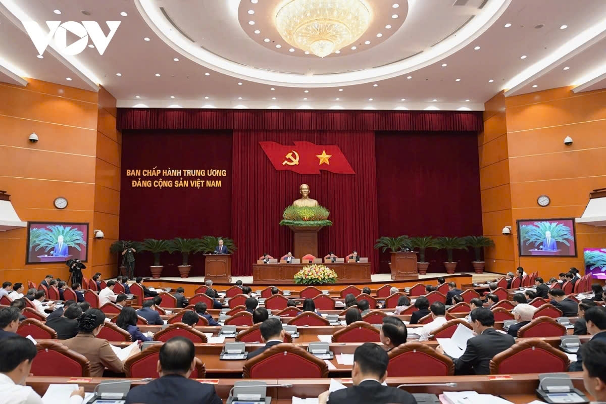 The Party Central Committee discusses key national issues during its plenum starting in Hanoi on November 25