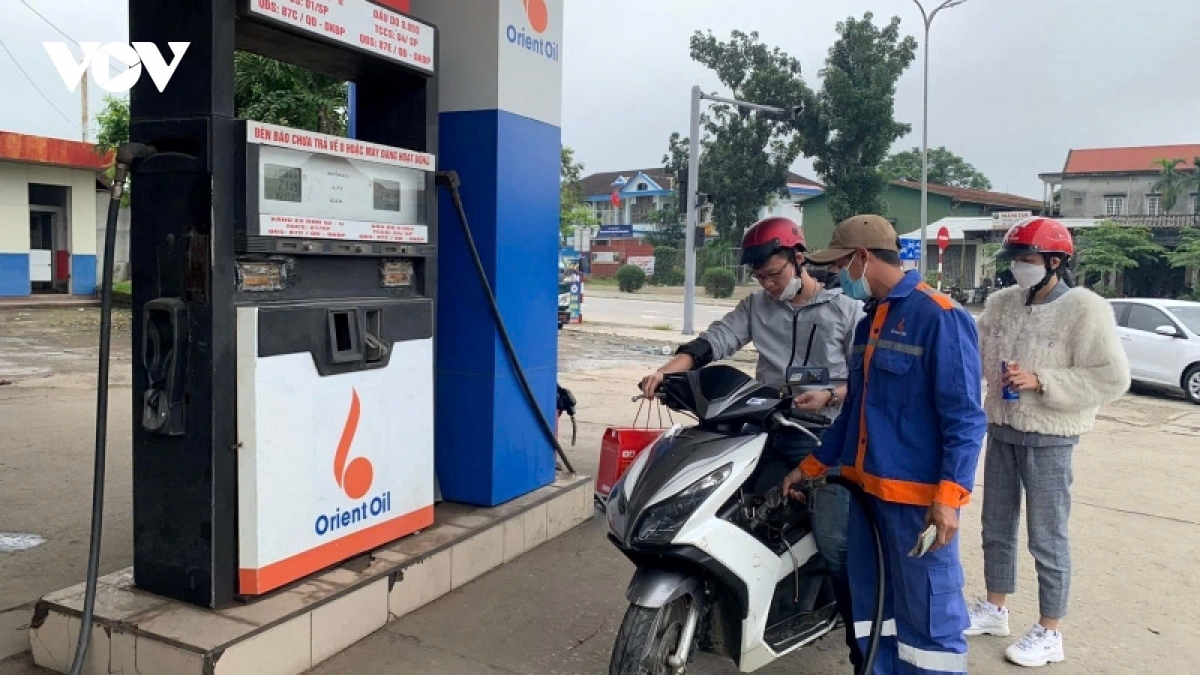 Retail prices of two types of petrol -  RON95-III and E5RON92 - rise on global oil market rally