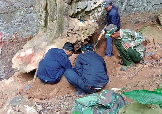 The search team from Nghe An discovers the remains of Vietnamese volunteer soldiers and experts in the Lao province of Xiangkhouang.