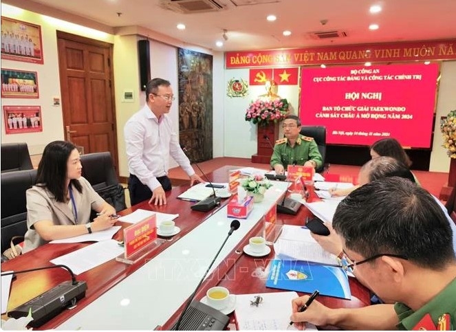 Nguyen Hong Minh, Deputy Director of the Sports Authority of Vietnam under the Ministry of Culture, Sports and Tourism, speaks at the conference.