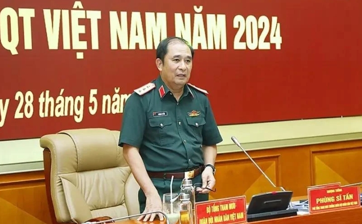 Sen. Lt. Gen. Phung Si Tan, Deputy Chief of the General Staff of the Vietnam People's Army, at the press conference on November 15