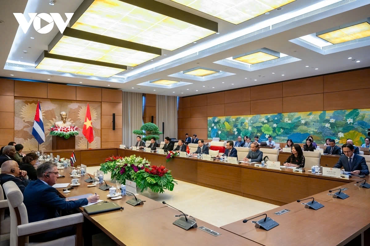 Chairman of the National Assembly of Vietnam Tran Thanh Man and President of the National Assembly of People’s Power of Cuba Esteban Lazo Hernandez hold talks on measures to increase cooperation between the two countries and their legislative bodies