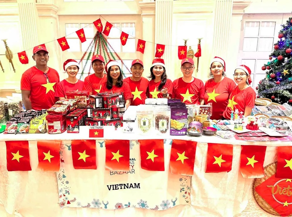 Vietnamese booth at the International Christmas Charity Bazaar (ICCB) (Photo courtesy of the Vietnamese Embassy in Sri Lanka)