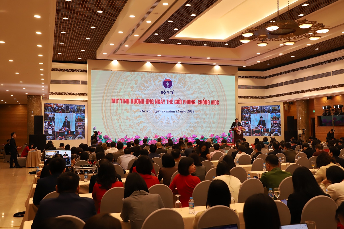 Delegates attend World AIDS Day meeting in Hanoi on November 29. (Photo: MoH)
