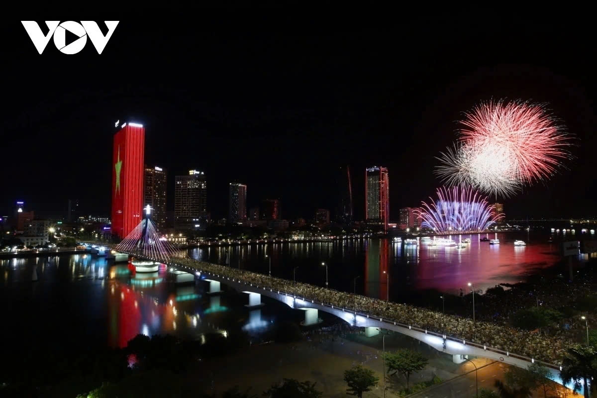 A fireworks display during the Da Nang International Fireworks Festival 2024