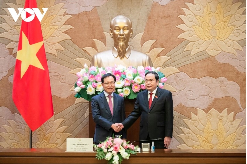 National Assembly Chairman Tran Thanh Man welcomes General Director of Samsung Vietnam Choi Joo Ho