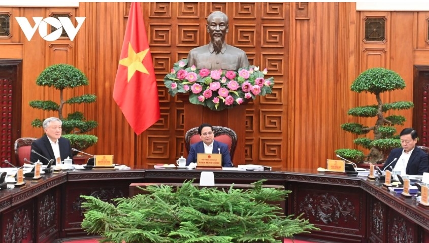 Prime Minister Pham Minh Chinh chairs the meeting