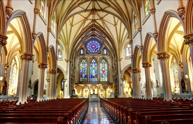 A Christmas charity concert will be performed by Vietnam National Symphony and Orchestra at Hanoi St. Joseph's Cathedral on December 26. (Photo 2.ex-cdn.com)