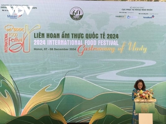 Addressing the opening ceremony on December 8, Vu Thi Bich Ngoc, the spouse of Deputy Prime Minister and Minister of Foreign Affairs Bui Thanh Son, said the event helps to promote the nation’s rich culture and people to international friends whilst providing a chance for domestic businesses to introduce their brands, products, and services.