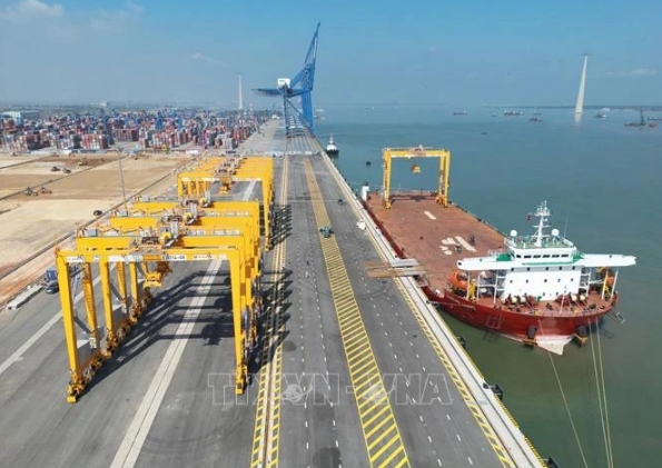 The third and fourth container terminals at the Hai Phong international gateway port in Lach Huyen are set to commence operations in the first quarter of 2025.