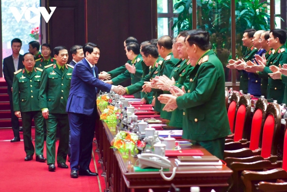 The Vietnamese State leader and Minister of National Defence Phan Van Giang preside over the conference.
