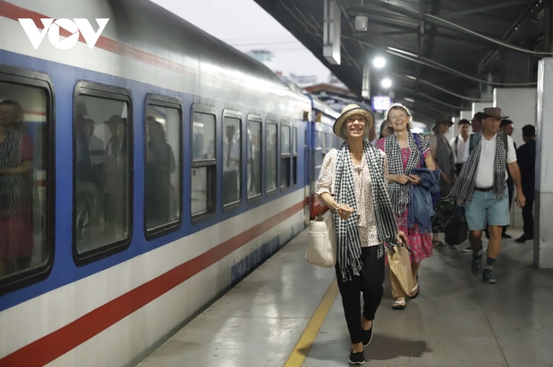Sjourney, designed in a classic Indochine style, departs Ho Chi Minh City, carrying the first foreign tourists around beautiful sightseeing spots across the country.