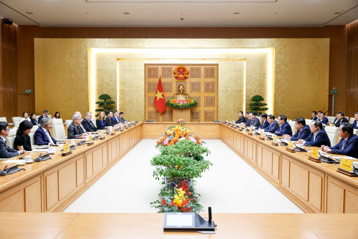An overview of the meeting between Prime Minister Pham Minh Chinh and NVIDIA CEO Jensen Huang in Hanoi on December 5. (Photo: VGP)