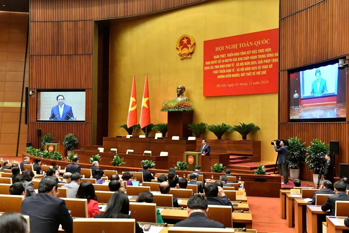 Vietnam aims to achieve a GDP growth rate of approximately 8% in 2025 to create momentum for the two-digit growth rate in the 2026-2030 period, says Prime Minister Pham Minh Chinh. 