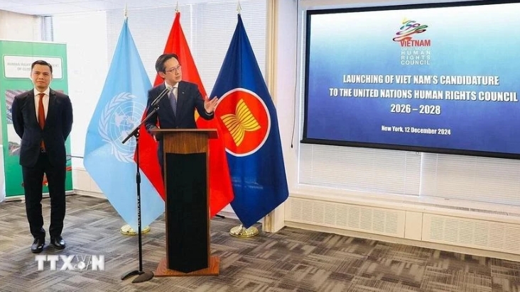Deputy Minister of Foreign Affairs Do Hung Viet addresses a ceremony held by the Permanent Mission of Vietnam to the United Nations (UN) in New York on December 12 on the occasion of International Human Rights Day.