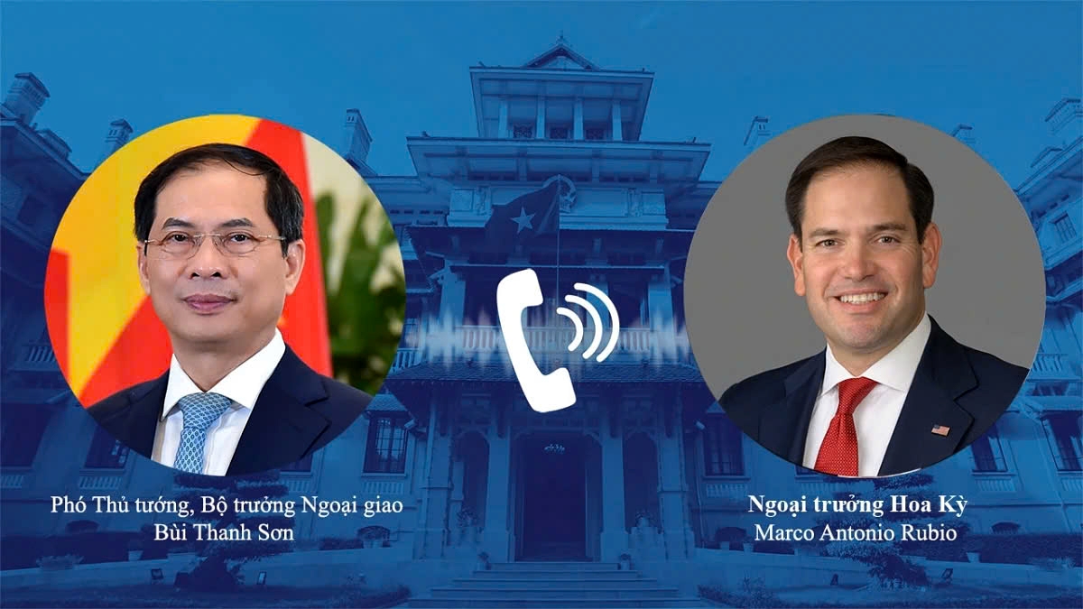 Deputy Prime Minister and Minister of Foreign Affairs Bui Thanh Son (L) and US Secretary of State Marco Rubio during their phone talks