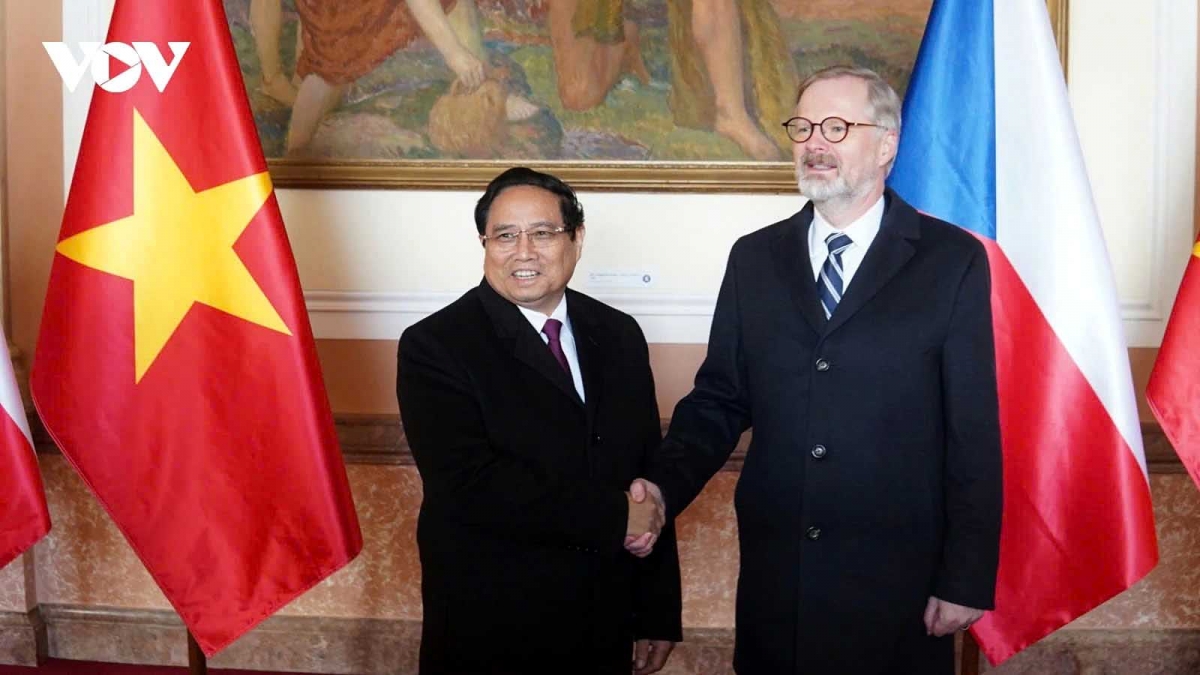 Prime Minister Petr Fiala of the Czech Republic and his visiting counterpart Pham Minh Chinh of Vietnam shaking hands ahead of their talks in Prague on January 20