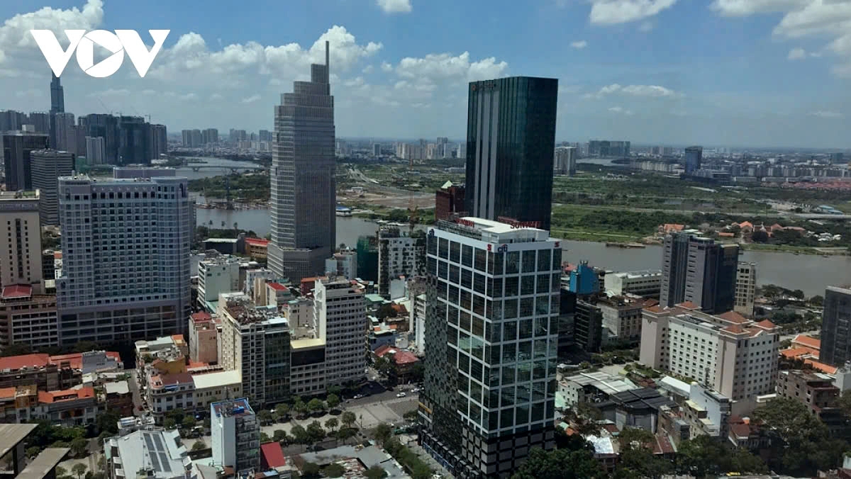 The real estate market is said to operate in a sustainable manner if challenges - market segment structure and price manipulation - are addressed.