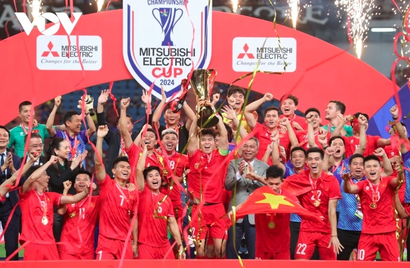 National football team gets over VND32.5 billion in rewards after ASEAN Cup victory