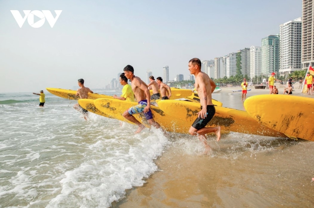 The coastal central city of Da Nang is an ideal place due to the pleasant weather, its array of beautiful beaches, along with other popular destinations such as Ngu Hanh Son (Marble Mountains), Han River Bridge, and Ba Na Hills.